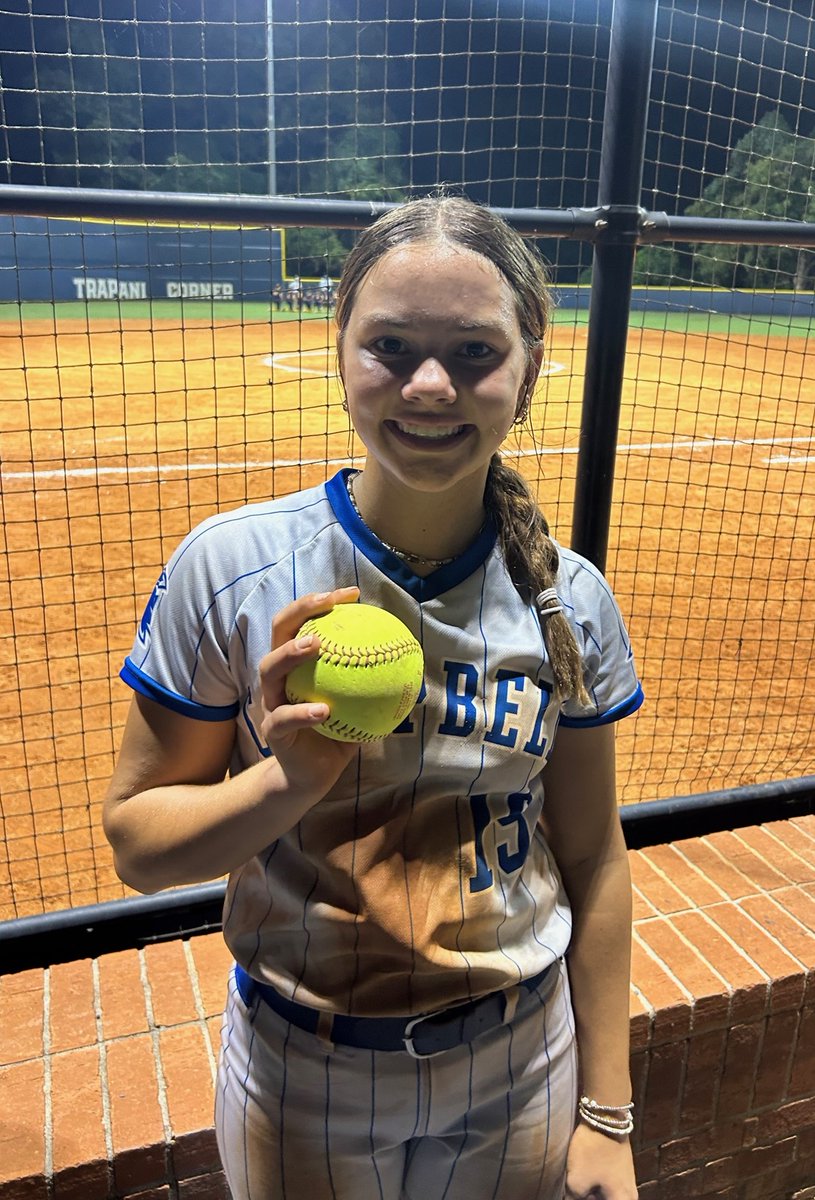 Way to go <a href="/SoftballCharr/">SoftballCharlotte</a> on your Grand Slam against Marist last night! 💣🥎