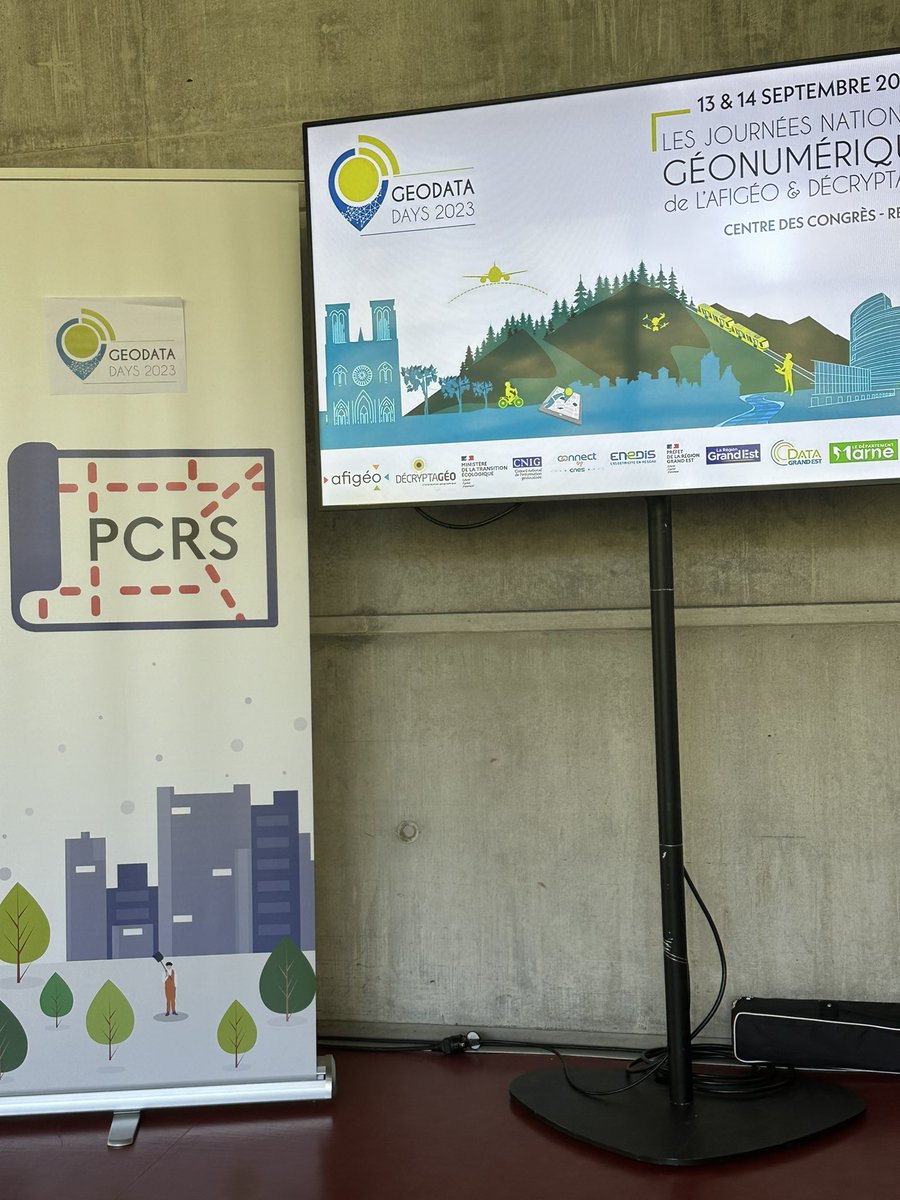 arianericher's tweet photo. Salle comble pour le traditionnel atelier #PCRS des #geodatadays à @VilledeReims https://t.co/iHPYRHtIqV