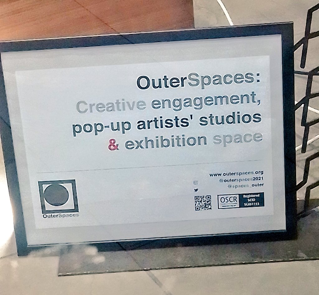 DbDegrees's tweet photo. Haven't been in the Waverley Market (next to the station) in years. There's an artist exhibition space in what used to be a shop. What a fab idea I thought 👍#Edinburgh #ArtSpaces https://t.co/poh4LWOYOP