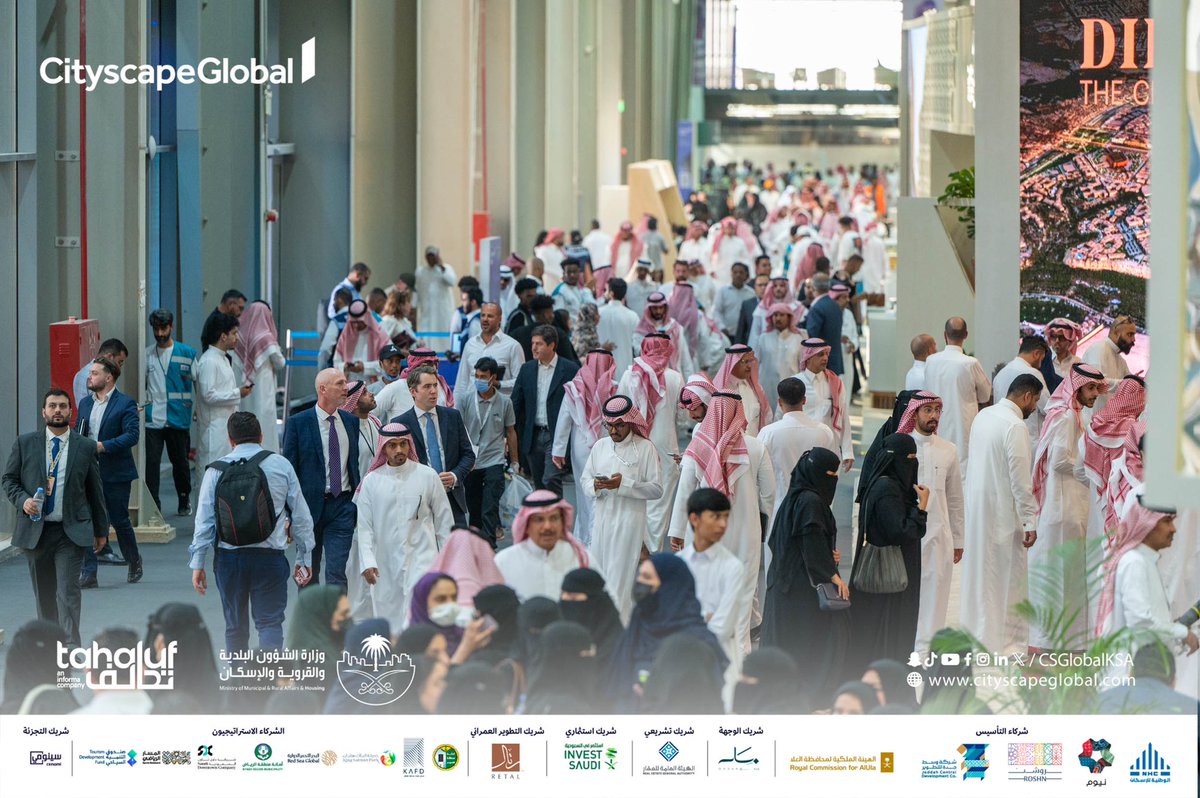 Mhd_Alageel's tweet photo. ٤ أيام قضيناها في تغطية المؤتمر العقاري الأكبر عالمياً #سيتي_سكيب_العالمي 

٤ أيام كانت مليئة بالتحديات والمتعة 
وبالتأكيد بالجمال والابداع

٤ أيام شهدنا فيها نجاح المؤتمر
والأعظم أننا كنا في @alphaco_sa 
مشاركين في هذا النجاح 

كل التقدير لشريك النجاح @TahalufGlobal  
لثقتهم بنا https://t.co/qmLE50XQD8