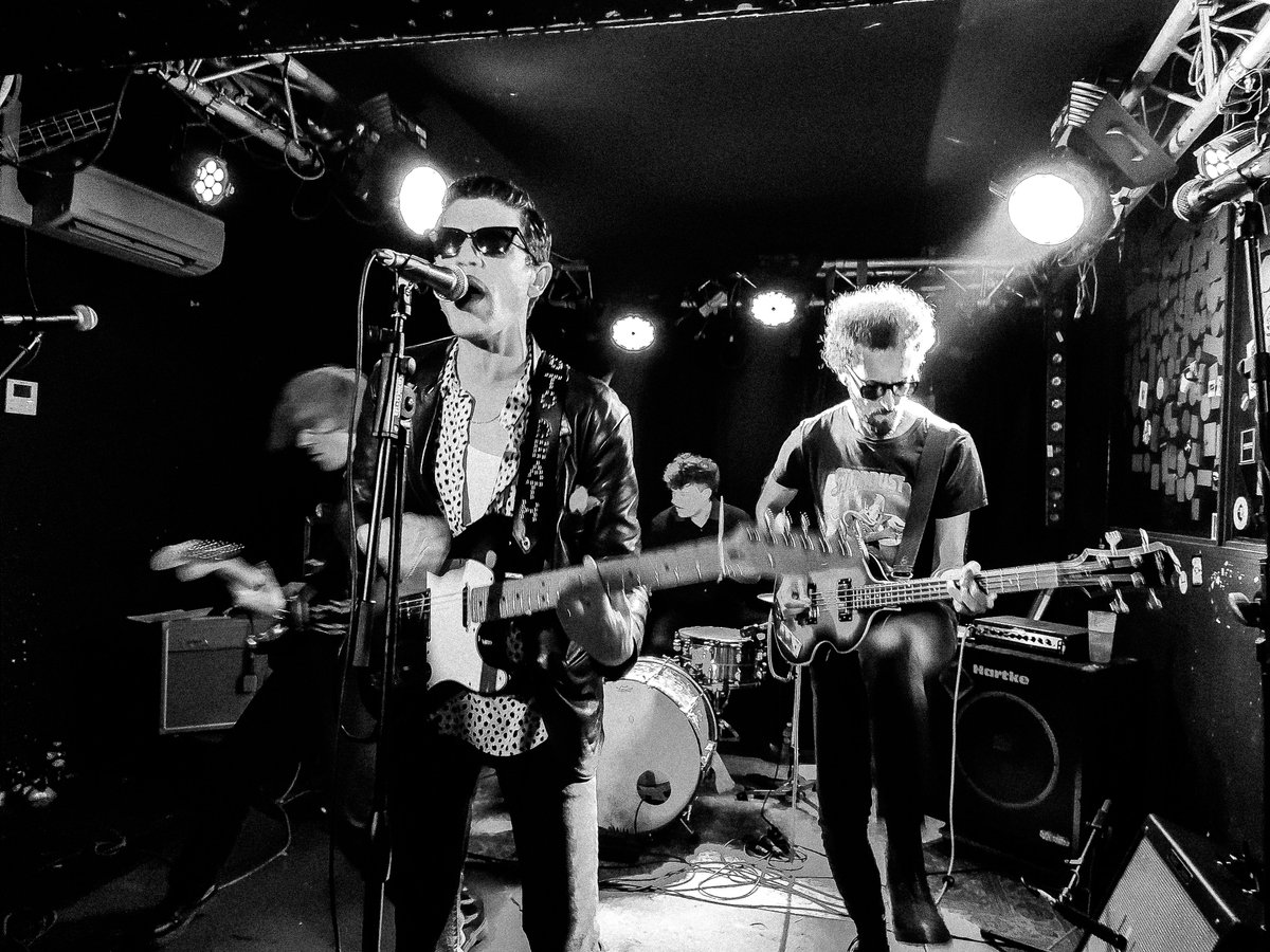 inthec0ld's tweet photo. Crocodiles
L'international
13.09.2023
Paris
__________________________________
#isawmyselfbutididntrecognizemyface
#crocodilesband #linternational #blackandwhite #blackandwhitephotography #livemusicphotography #concertphotography #picoftheday https://t.co/Xjg3JFhK1e