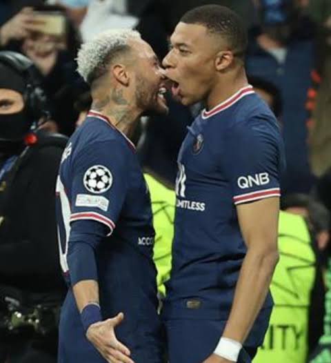njoutcontext's tweet photo. 🚨| Neymar e Mbappe pararam de se seguir no Instagram 

👀 https://t.co/HuBPG1Z0aE
