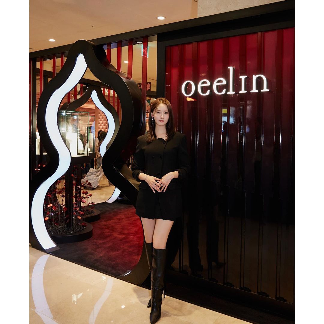 YoonA sparkling in her latest Instagram post for #qeelin! 💎✨ 

The K-pop queen looks absolutely mesmerizing showing off these dazzling jewels! 

Retweet if you love her timeless elegance and beauty! 

#Yoona #SNSD #GirlsGeneration #윤아 #소녀시대
