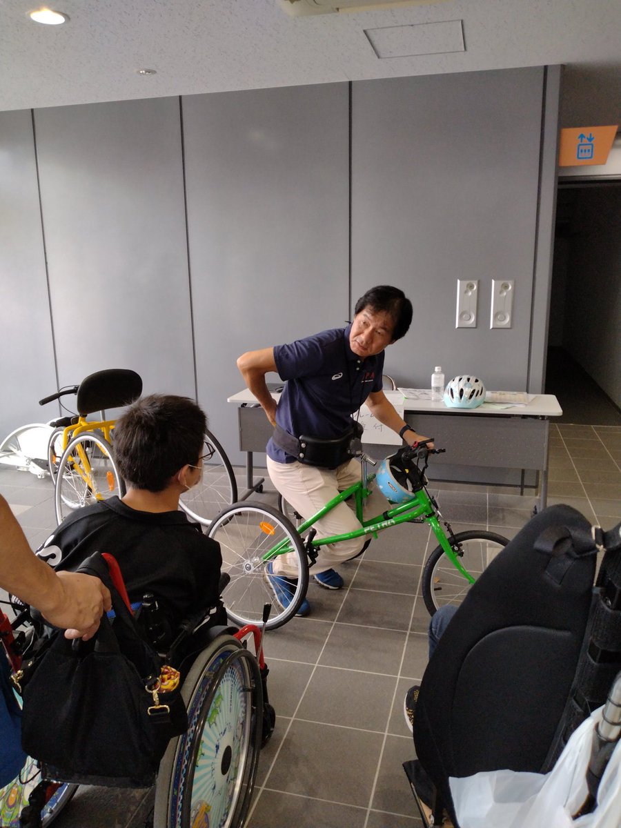 ChalleOne's tweet photo. パラ陸上で「フレームランニング」という種目の普及が始まっています。
脳性麻痺���で自立歩行が難しい人が対象で「フレームランナー」という三輪を使って走ります。世界ではヨーロッパを中心に普及が進んでいます。

#パラ陸上
#フレームランニング
#パラスポーツ https://t.co/Zdjxz3lODL
