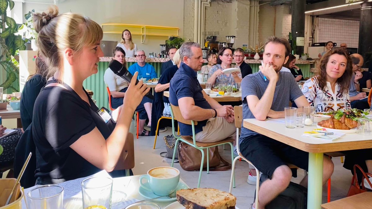 Unsere Co-Leiterin Dr. Elisabeth Süßbauer heute auf Einladung der #Gewobag mit anderen Expert*innen in spannendem Frühstücksformat zum Thema #Müll in Großstädten. Neben soziologischen Aspekten des #Littering wurden interessante &amp; kreative Ideen zur #Müllvermeidung diskutiert💡♻️