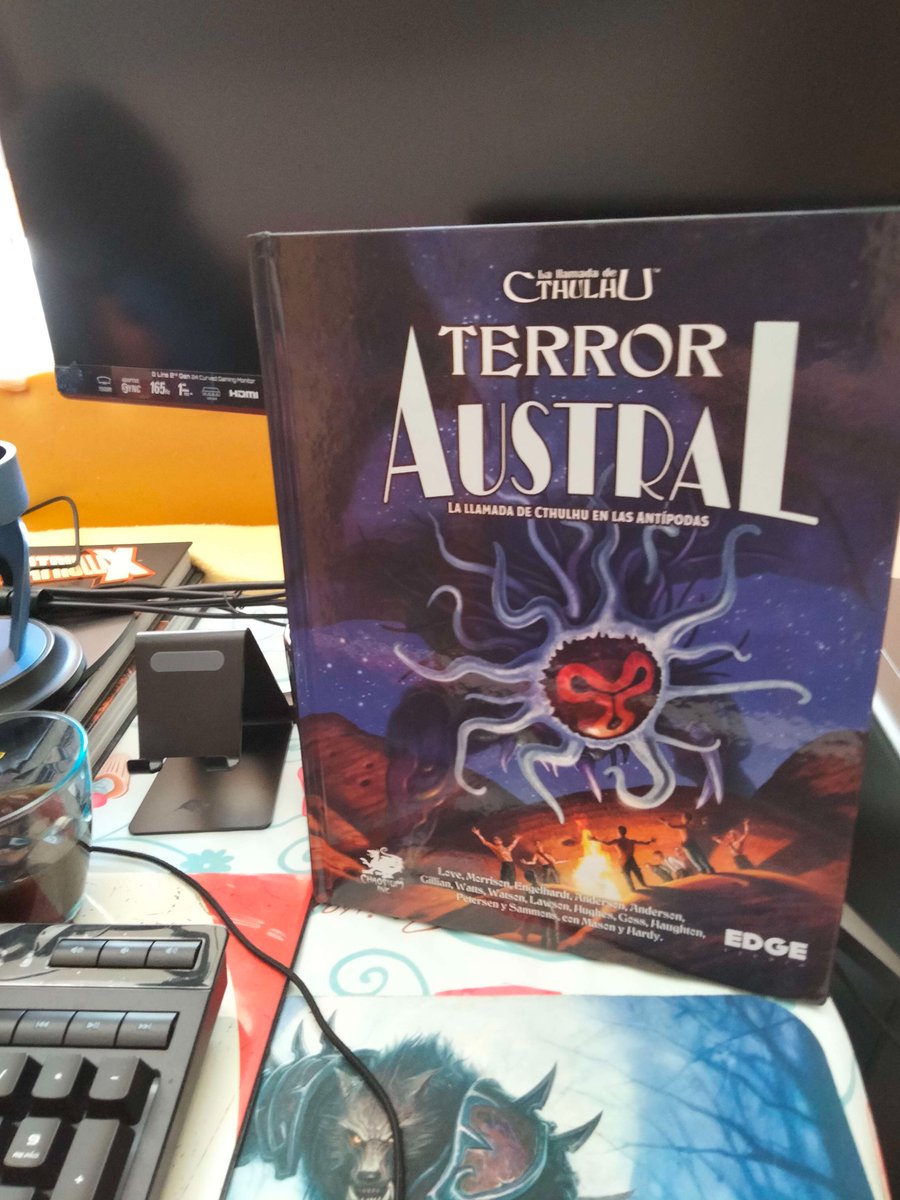 Nacho_Rolero's tweet photo. La familia #Cthulhu crece gracias a @EdgeStudioEs y @Asmodee_es
#TerrorAustral y #CthulhuEdadOscura...buah! Pintaza!!! Y encima con #pdf !😍😍 https://t.co/TtLDDwOdhS