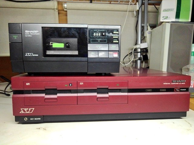 toshitada1973's tweet photo. X1Dだってカセットテープのソフトを使いたい。カタログ上の組み合わせと、ユーザーの望む組み合わせ。後者だとせっかくのフルロジックコントロールを活かせない!
そういうとこだよ!! #X1D #CZ802CR #CZ31FR #CZ8RL1 #CE152 https://t.co/kmva5Xjci9