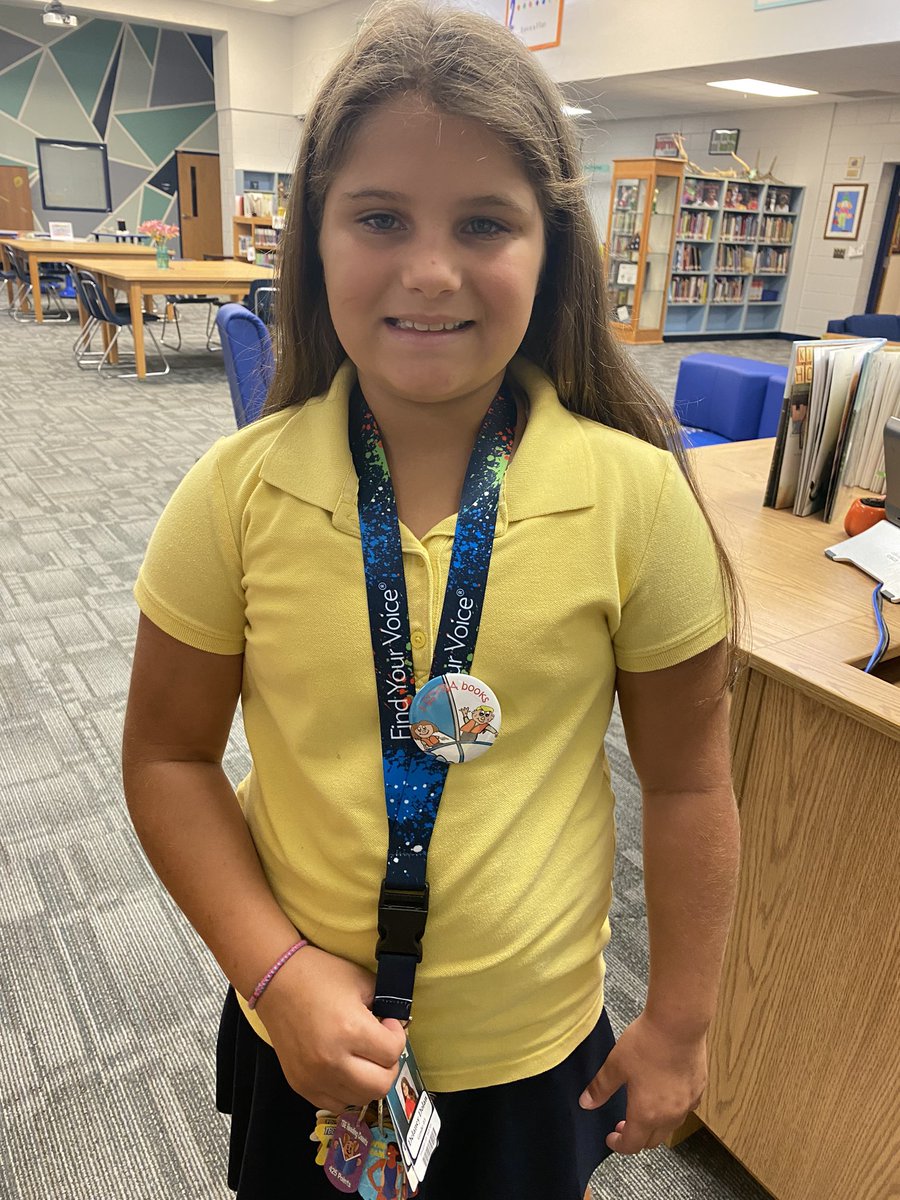 SchnellerMs's tweet photo. @TommieBarfield #ssyra
Our first student to read 3 SSYRA books. First button earned!! https://t.co/ONlXqelL1S