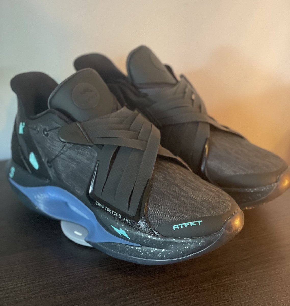 Waynezverse's tweet photo. The Cryptokicks iRL 👟s are so sick! 🤯 Excited to set up and pair with the @RTFKT app. And then take part in future quests! Proud to own one of the first pairs on UK 🇬🇧 soil 🚶‍♂️
#cryptokicks #CiRLs #RTFKT #CloneX https://t.co/hPq7B40MvI