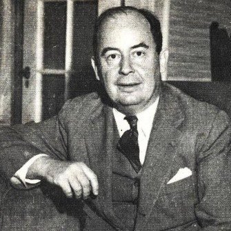 The genius of John von Neumann 🧠

He could speak eight languages by the age of six, including Ancient Greek and Latin. He could divide eight-digit numbers in his head at the age of six. He was familiar with differential and integral calculus by the age of eight. He entered the