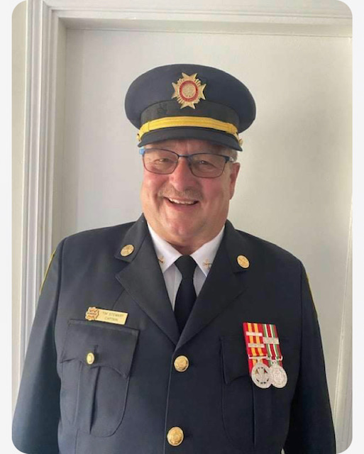 PenetangFire's tweet photo. We would like to wish a happy and healthy retirement to Captain Tim Stewart after an incredible 44 years of dedicated service to the @penetanguishene Fire Department.
Captain Stewart is the longest serving member in PFD history!
Congratulations on your well deserved retirement! https://t.co/shfttu1Vr8