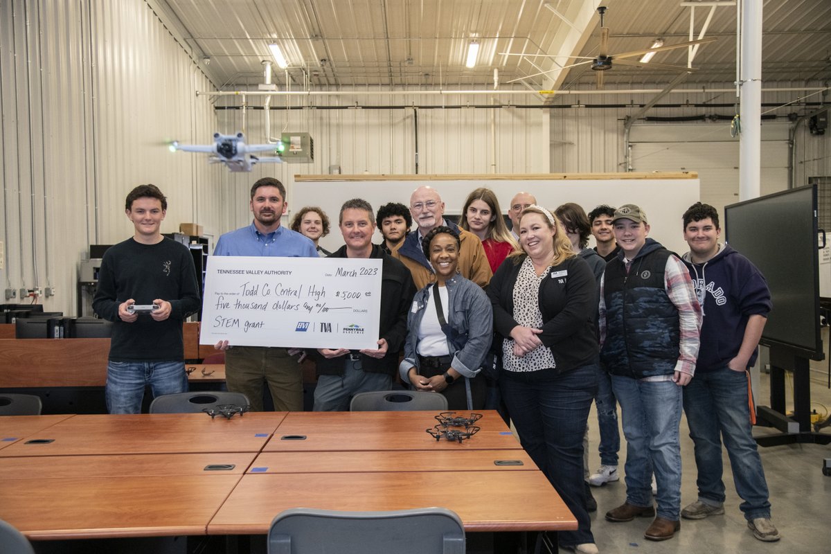 TVAnews's tweet photo. Time is running out! Applications for this year's STEM Grant close this Friday, September 15! Teachers can submit their science, technology, engineering, and math projects to receive up to $5,000 for their classroom. Apply here: https://t.co/oJ9sYw24Ld #TVASTEM https://t.co/BZ3iFFcASN