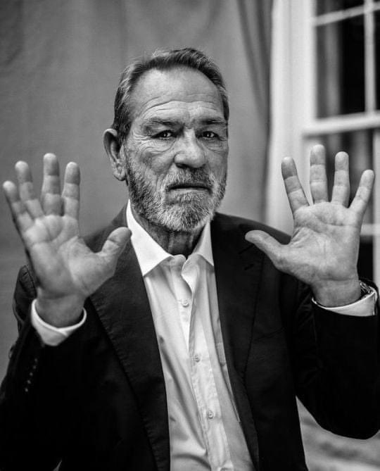 MKavrna's tweet photo. Tommy Lee Jones. https://t.co/KGcpXUsDHt