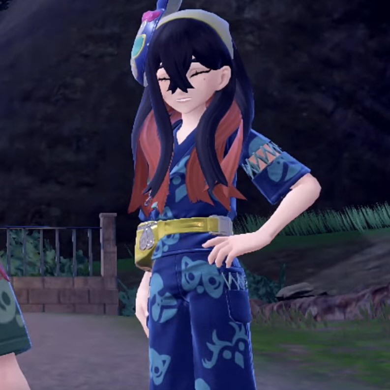⠀
she looks cute 
in this , 𝐑𝐈𝐆𝐇𝐓 .ᐣ 😒
⠀