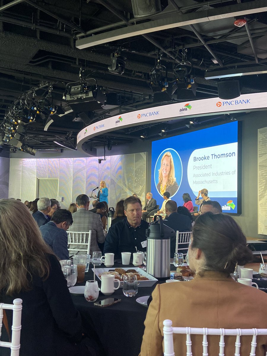molloy54's tweet photo. @brookemthomson introducing #AIMEconomicOutlook event with talented panel of workforce leaders. https://t.co/mODA8E4P3y
