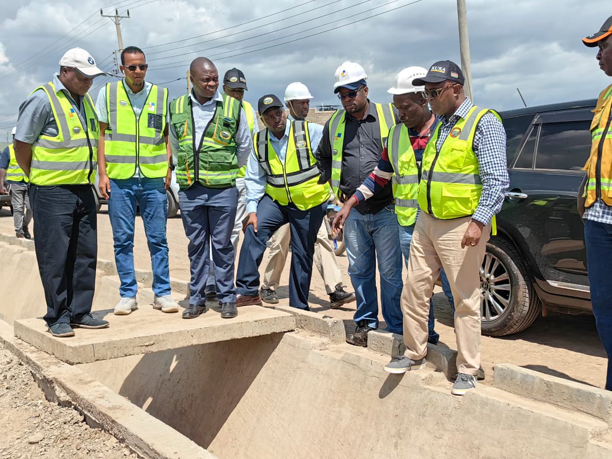 MuriraKinoti's tweet photo. Earlier today I attended site inspection for the development of roads supporting primary growth sectors through contractor facilitated financing mechanism - Annuity Project Lot 15 in Nanyuki Town. The works are over 90% complete and will be added over before the planned date of February 2024.

Annuity Lot 15 covers roads in Murang'a, Kirinyaga, Nyeri, Tharaka Nithi and Embu Counties. A total of 45km.