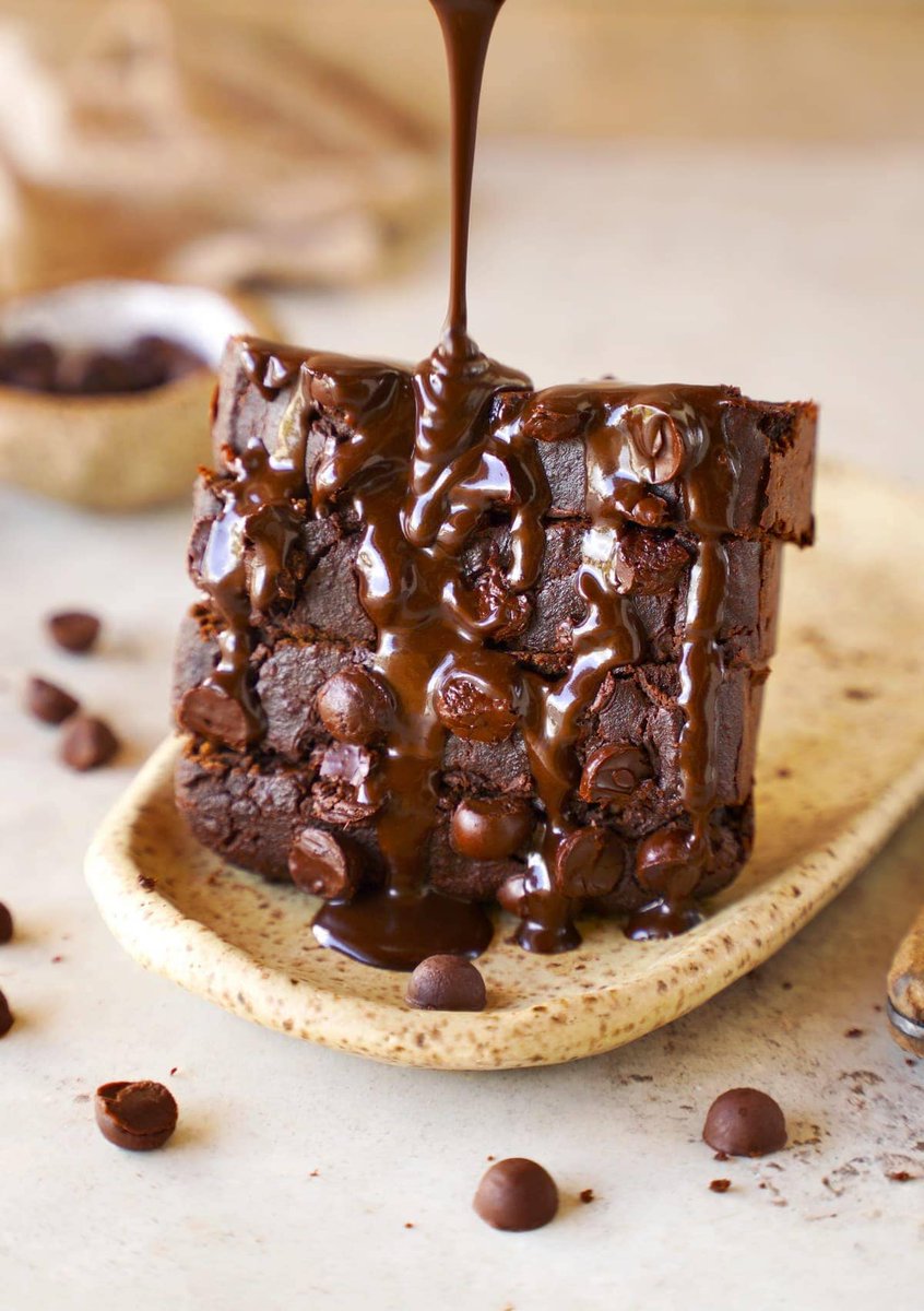 This chocolate pumpkin bread is moist, rich, chocolatey, with a hint of pumpkin - perfect during fall and all year long!
Plus, it's vegan, refined sugar-free, and gluten-free! 😍
📌Recipe: elavegan.com/chocolate-pump…
#Elavegan
#veganrecipe
#glutenfree
#veganchocolatepumpkinbread