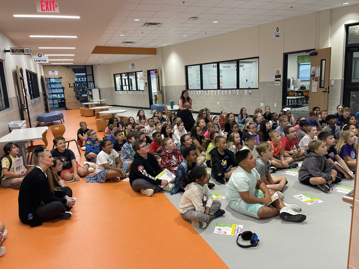 aim4lsu's tweet photo. Love grade level morning meetings!!! Such a great way to build community across the grade!! #2ndgrade #3rdgrade #4thgrade @LanceElementary https://t.co/3h4x1K75Xd