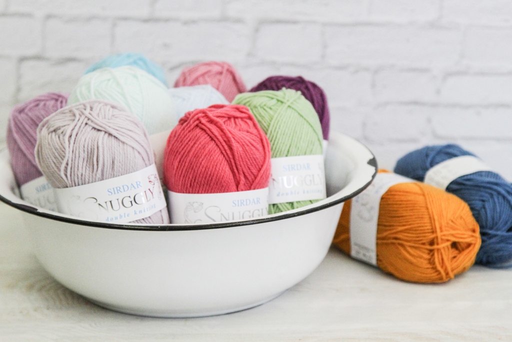 Does anyone else love making projects for babies? They're just super adorable (and fast)! We even have a whole section of yarns perfect for those baby projects! Find them here tinyurl.com/447tuwrj! 

What's your go to projects for tiny humans?