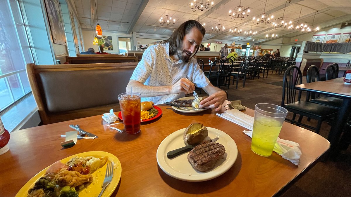 Walker Evans tweet media