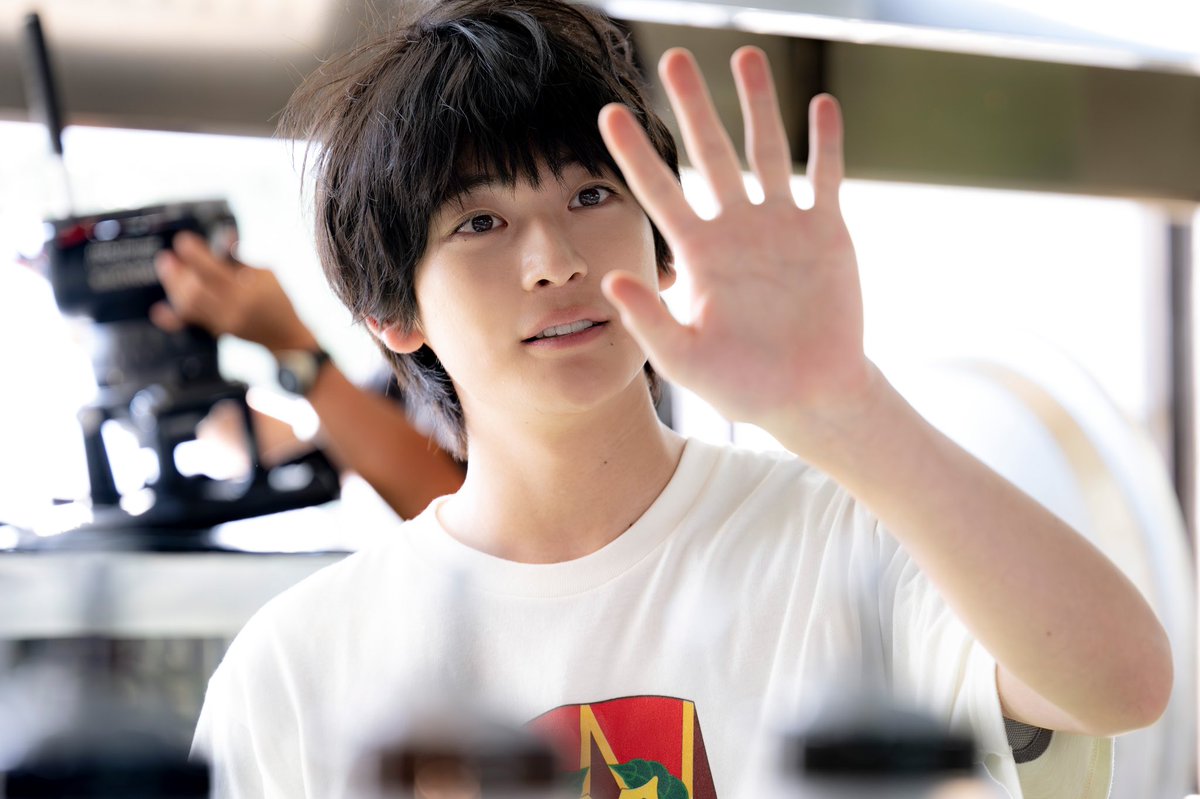 明日よる10時〜
#トリリオンゲーム 最終回！💸

今週も新カットと昨日解禁の主題歌が加わった
ティザー第3弾が放送されます…！

ぜひリアルタイムでご覧ください👀♡

高橋さんの髪の毛がふわっとしている理由は…！？
ティザーでご覧ください🤫

🍽#フェルマーの料理
#高橋文哉 #志尊淳 #小芝風花