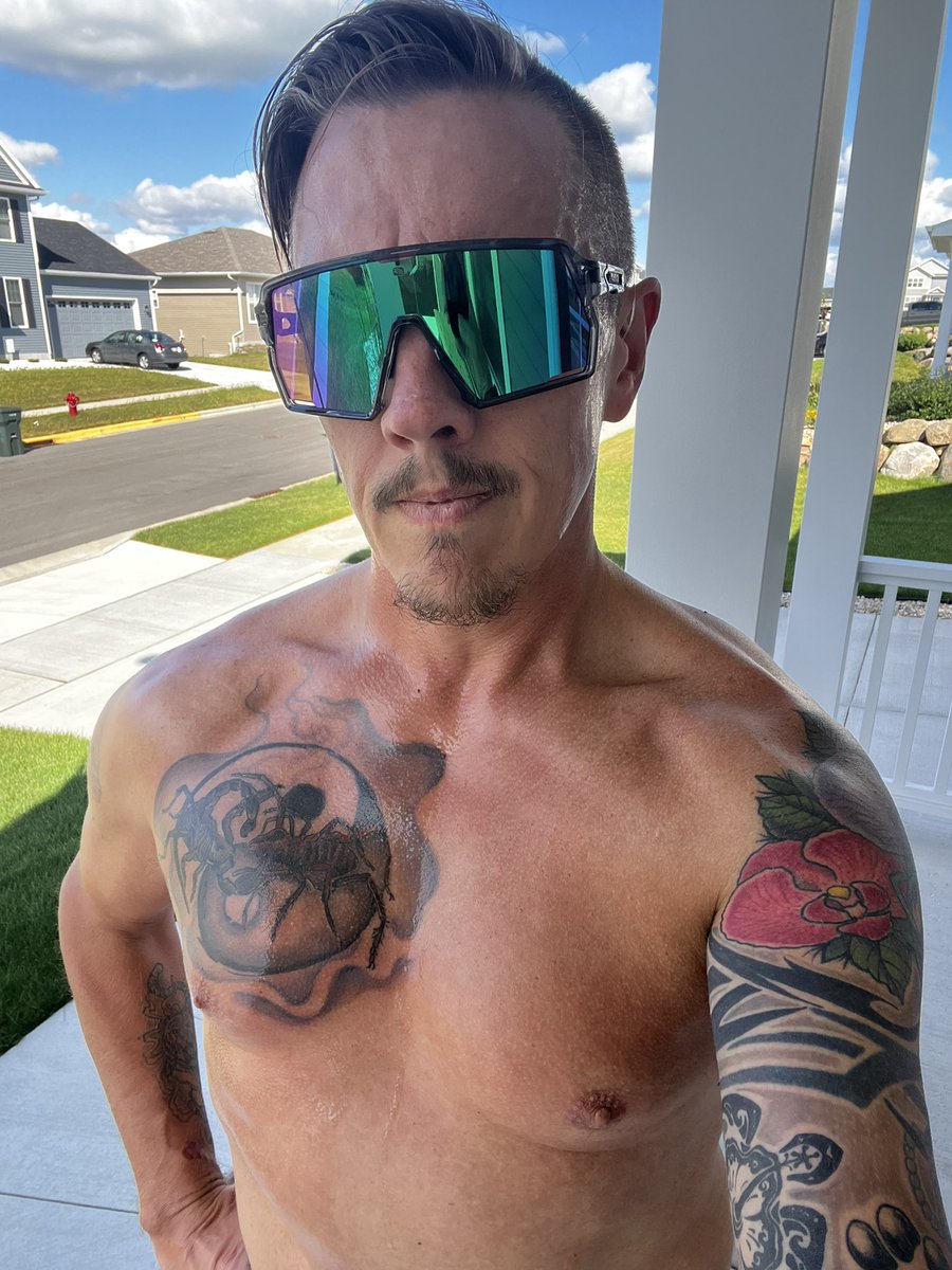 IronJasonM's tweet photo. @RudyProjectNA Loving the green with crystal ash frames, but will also get the red lenses when available I think https://t.co/qF0k0689cF