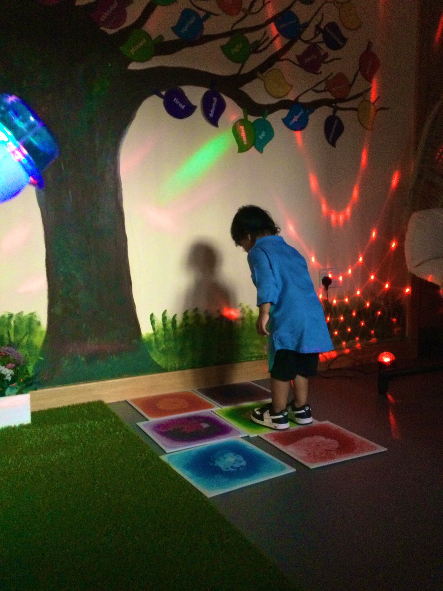 ECS_Keighley's tweet photo. Pre school have enjoyed exploring the different sensory rooms around the school. #littleexplorers #stickylearning #50TTDBradford #11MakingConnections #18Dance! #21GiggleBox #24HopSkipJump https://t.co/oZ4wuBS56s