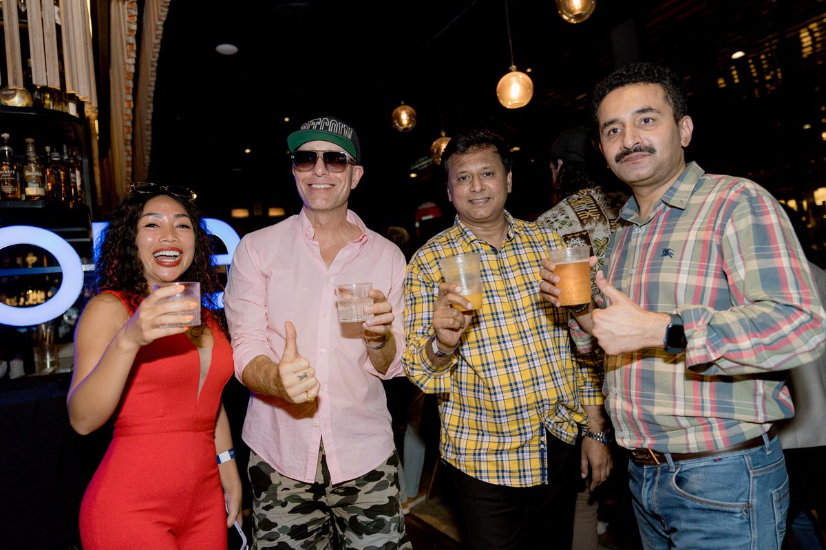 CoinstoreExc's tweet photo. ๐ฒ Genuine snapshots! Swipe to view the live reactions of our guests as they immerse themselves in the 19th Cryptalk: GameFi Night. These are truly priceless moments! ๐คฉ
#Coinstore #Token2049 #AfterParty #Cryptalk #GameFiNight https://t.co/zDSPSLdStz