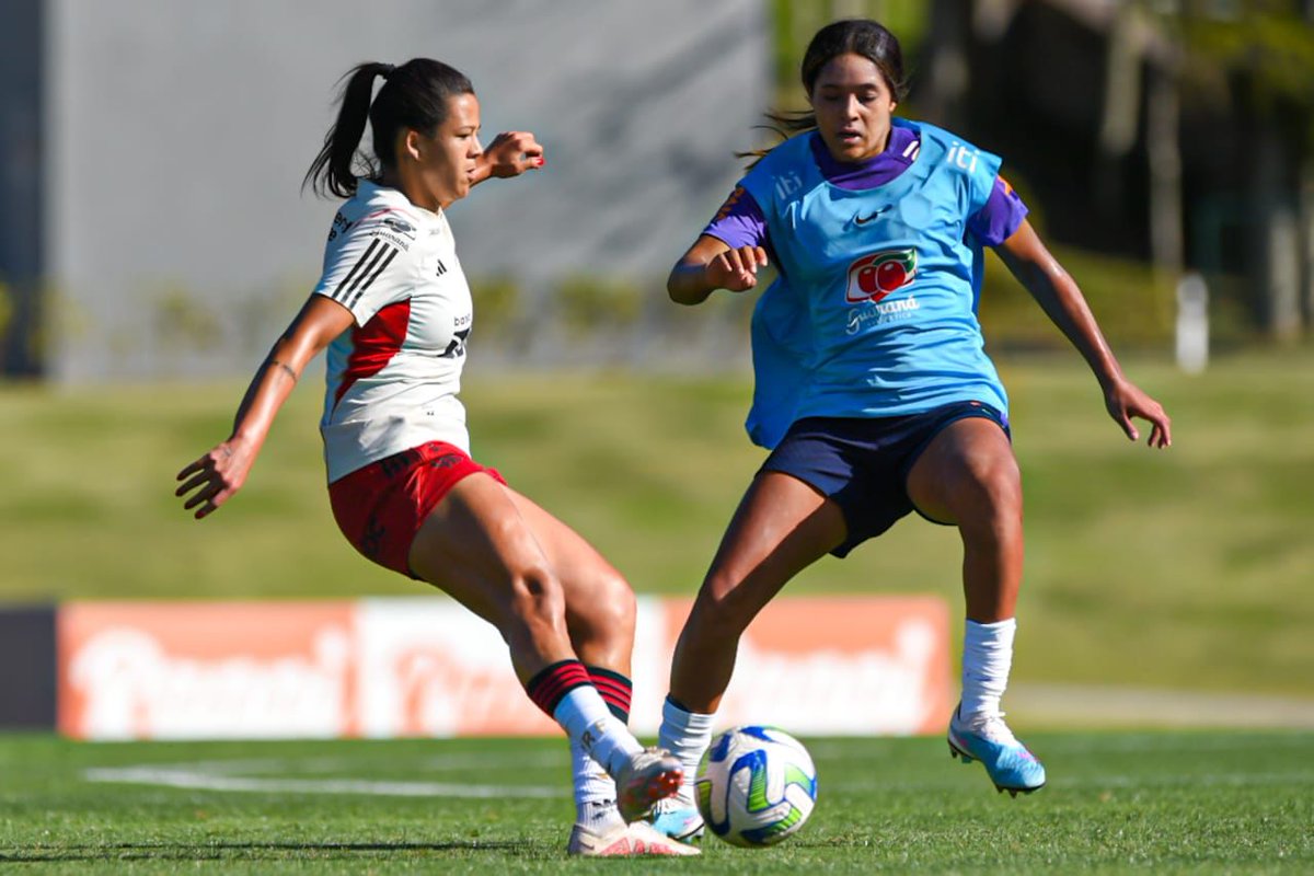 acervoFlaFem's tweet photo. O Flamengo realizou um jogo-treino contra a seleção sub-19 na Granja Comary, com a vitória do Fla e um hat-trick de Crivelari.

📸: Paula Reis/CRF https://t.co/7KxBLXOlSK