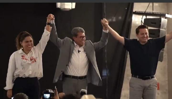 liberttad19's tweet photo. “Los líderes que se ganan el respeto de los demás son aquellos que entregan más de lo que ofrecen, y no aquellos que ofrecen más de lo que pueden entregar”. 
#MonrealEsReal.
@catymonreal_ 
@RicardoMonrealA #PensarconLibertad https://t.co/GOsV7Bz0Lc