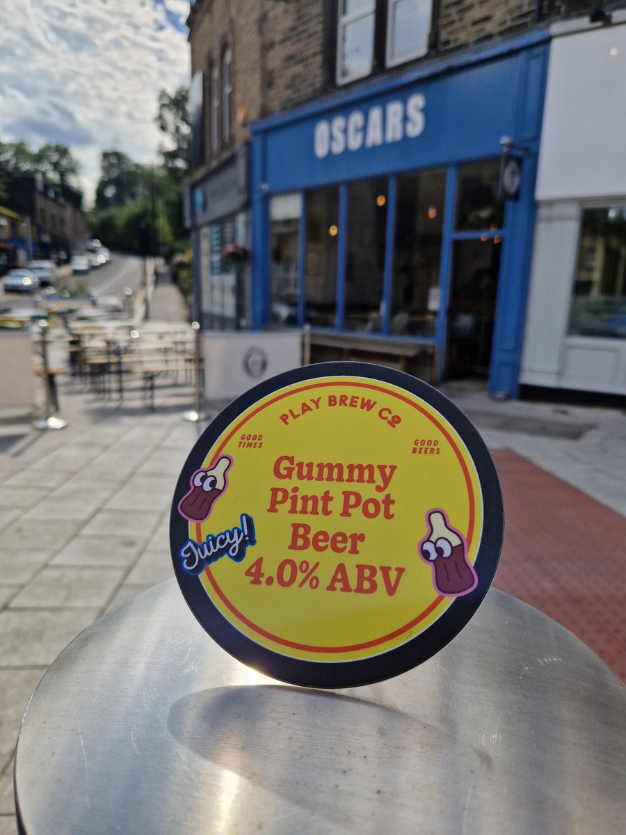 Who remembers pint pot gummy sweets ??? We now have pints n pints of them on from those crazy northerners @playbrewco 🍬🍻🍺 #sweets #gummies #thursday #trainbeerthursday #thirstythursday #sunshine #summer #beer #ale #craftnotcrap #morley