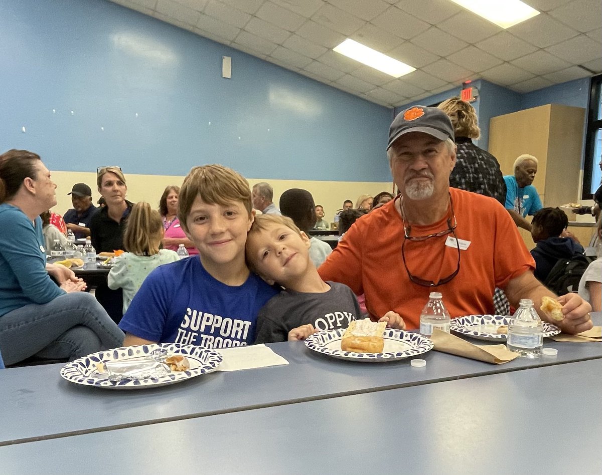 KnightsvilleES's tweet photo. We had an amazing Grandparents Day celebration! Over 500 grandparents came to join Morning Meeting, see classrooms and share breakfast. We love our community! @TeamDDTwo https://t.co/D9tj32GgOd