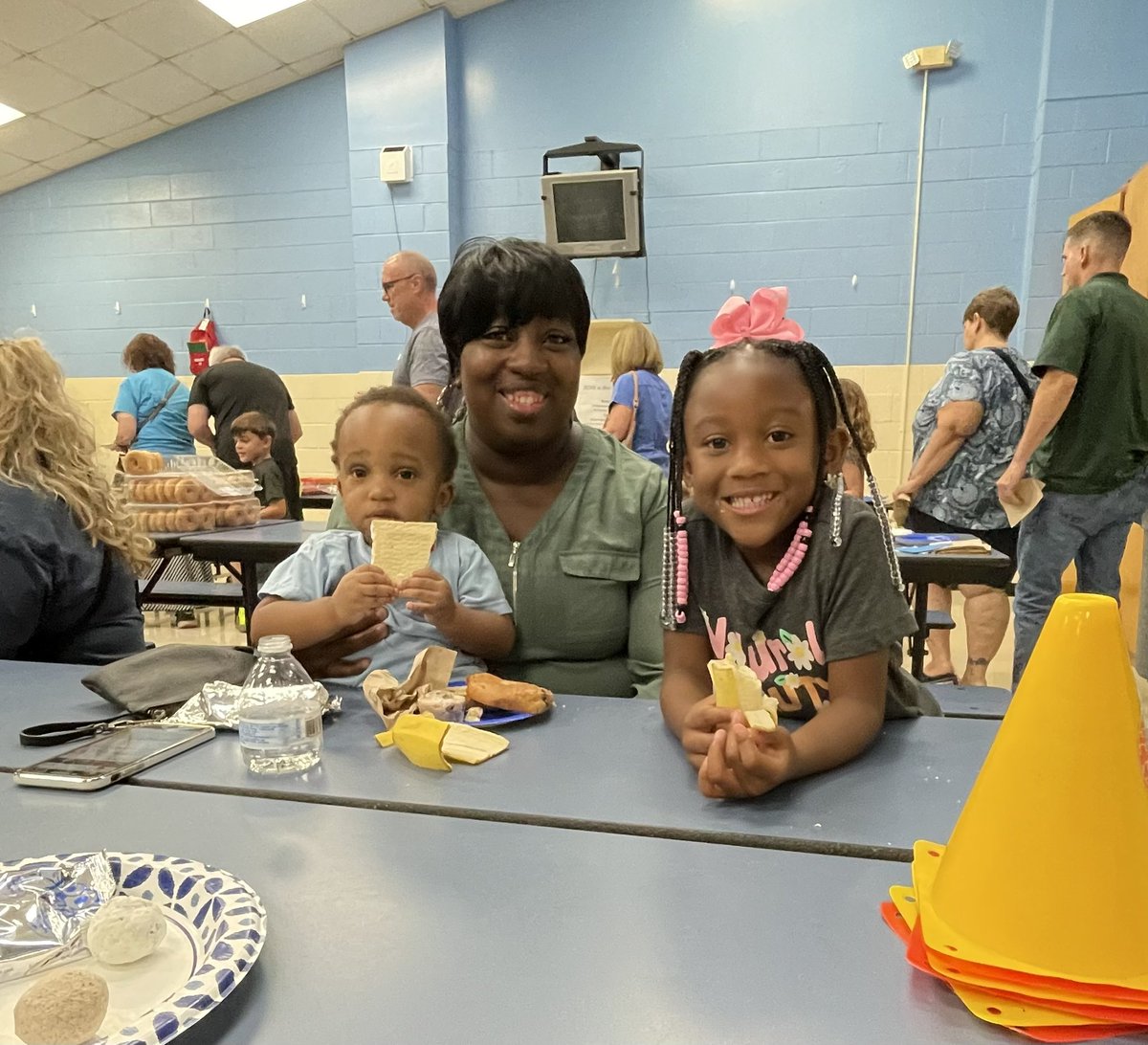 We had an amazing Grandparents Day celebration! Over 500 grandparents came to join Morning Meeting, see classrooms and share breakfast. We love our community! <a href="/TeamDDTwo/">Dorchester School District Two</a>