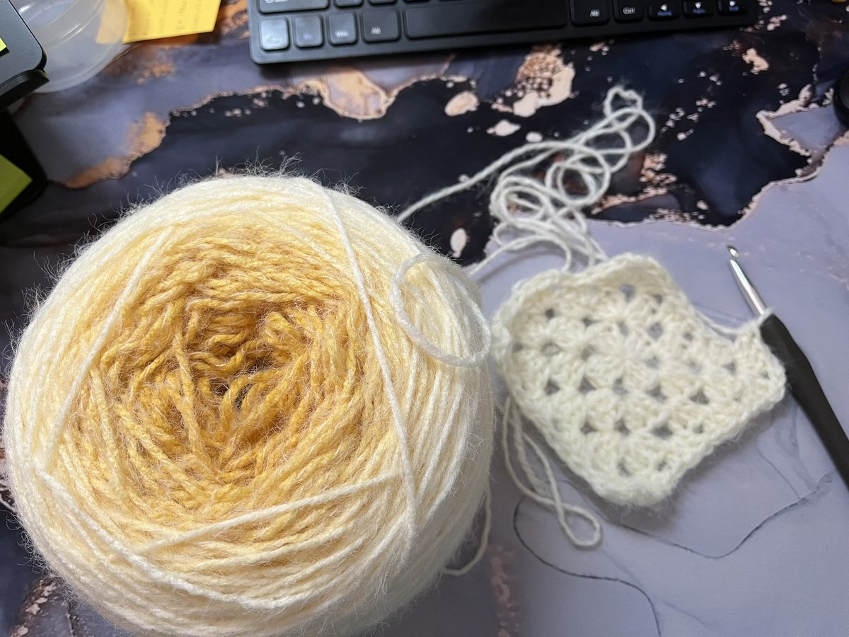 Started a oversized granny square jumper today! 🌥️ This yarn is a little fluffy and it’s giving me joys on joy 🥰