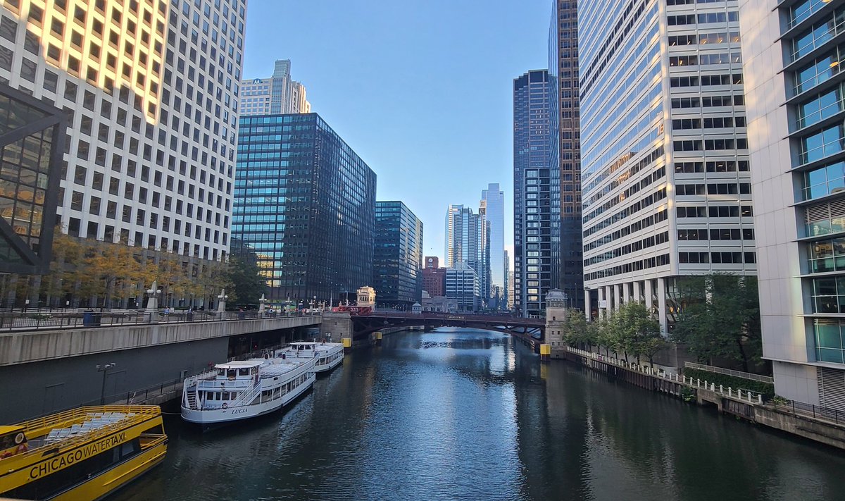 It's always great to attend the terrific annual #ACCChicagoSummit23 with other #inhousecounsel in the Windy City!