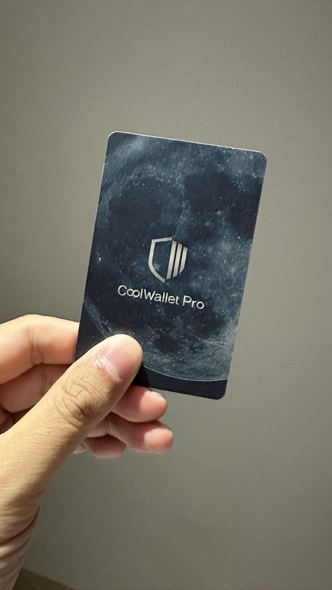 OhmPathorn's tweet photo. @coolwallet I found James! Coolwallet is really cool! https://t.co/YSreJvEIEO