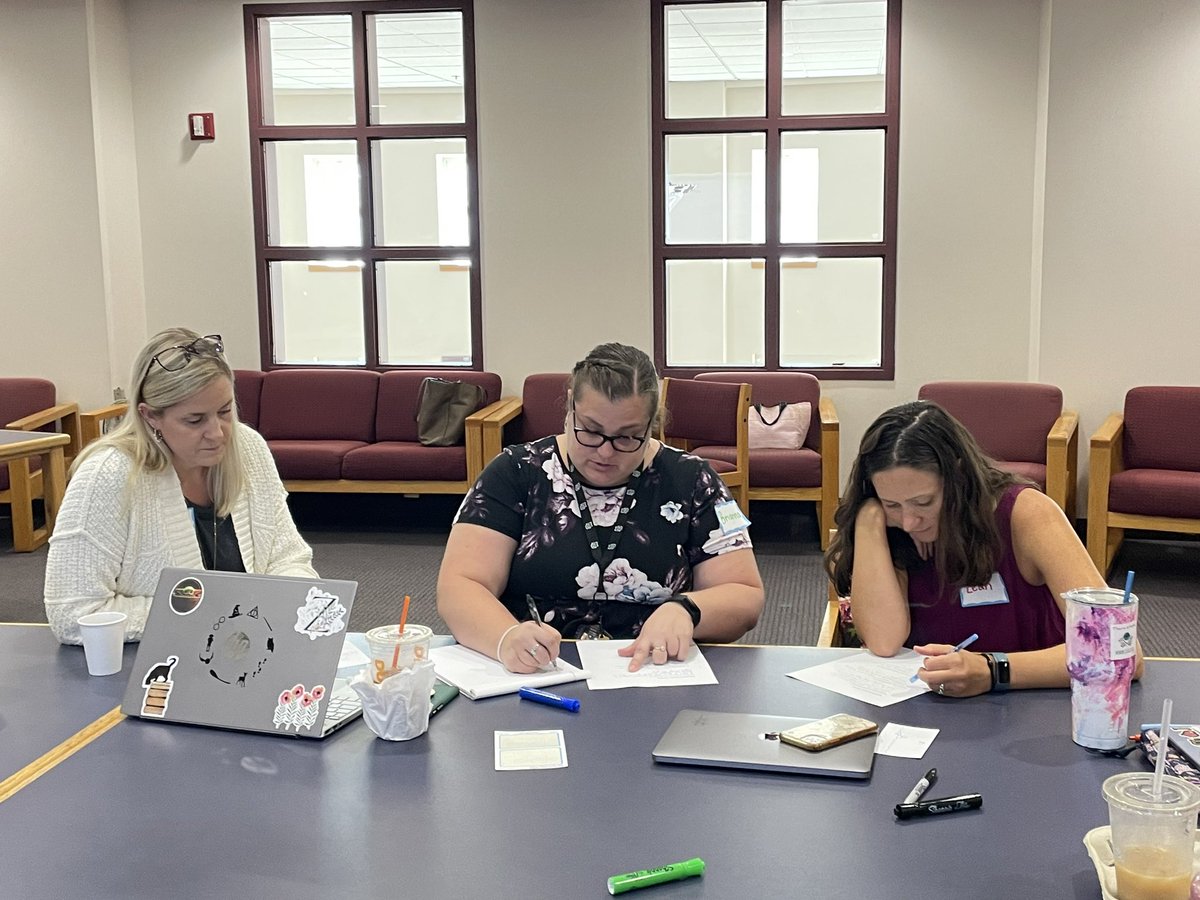 cterrillteach's tweet image. Working with our Instructional Partners this morning! I love the collaboration happening with this group!! #WeAreMURSD #MURSD @CLKirkpatrick