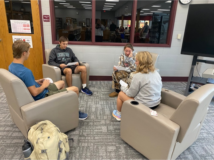 bfathletics's tweet photo. The BF student-athlete leadership team (SALT) kicked off their first meeting of the year this morning! Great group of student-athletes creating great conversations! https://t.co/BJmqyyVmSl