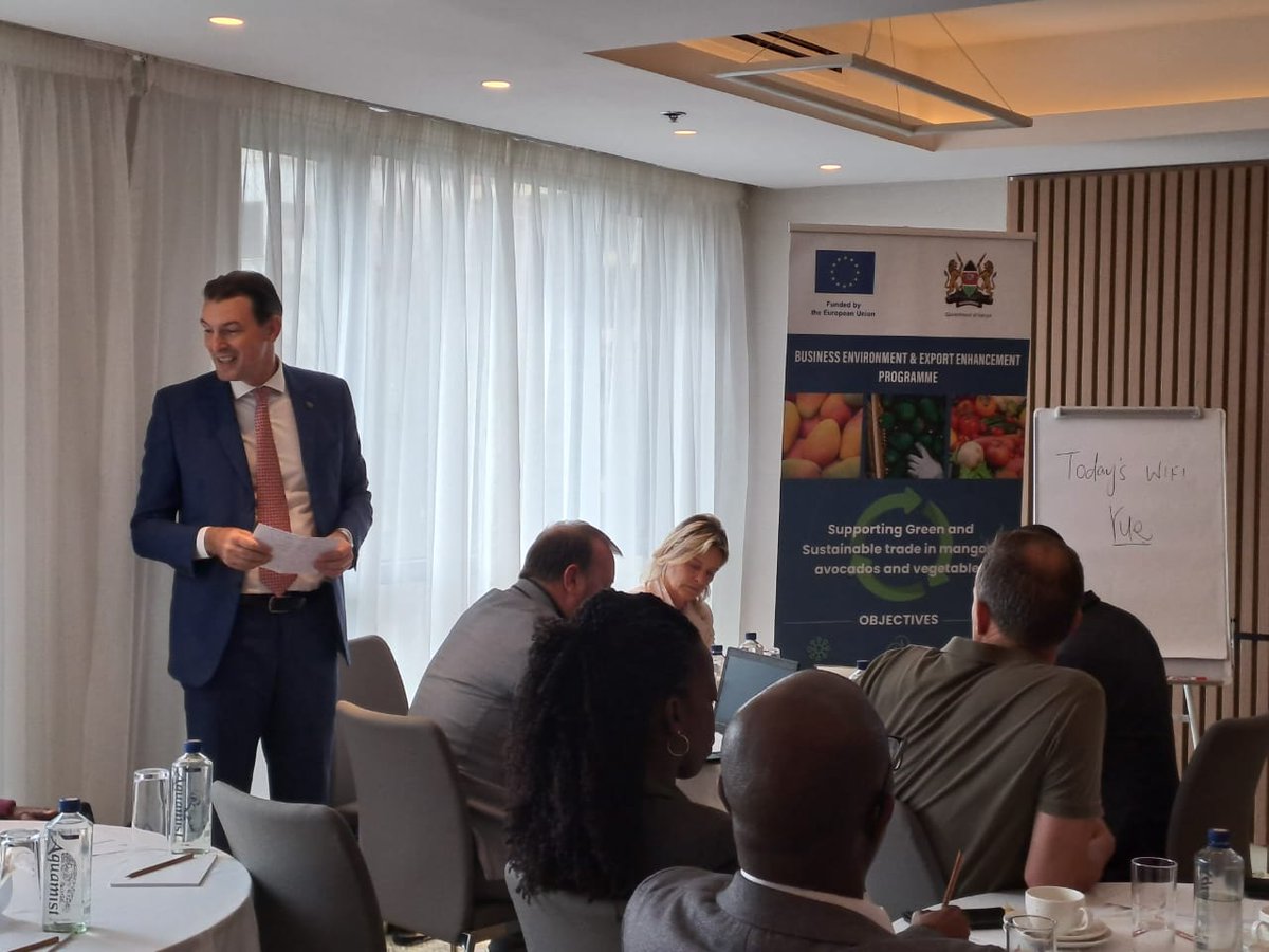 AhmedFarah__'s tweet image. Great progress made at our logistics meeting today! 🍊 Kenya&apos;s fresh produce exports are setting sail towards a more sustainable future with seafreight. 🌱 Stay tuned for the finalized masterplan by March 2024! 📅 #KenyaExports #SustainableShipping
#LogisticsTransformation