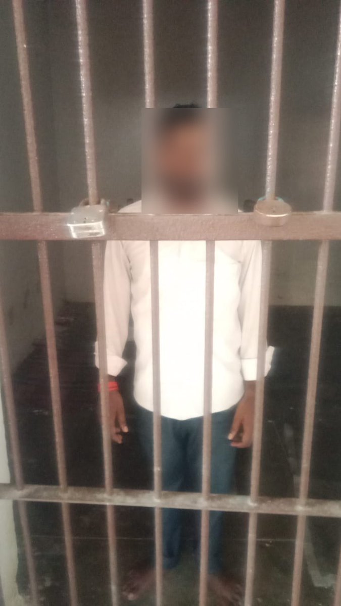 gorakhpurpolice's tweet photo. #gorakhpurpolice 
#PoliceAction 

➡️नाबालिग का व्यपहरण कर दुष्कर्म करने के आरोप में अभियुक्त देवेन्द्र को #PsBasgaon पुलिस द्वारा गिरफ्तार किया गया ।  

#UPPolice @dgpup @AdgGkr 
@diggorakhpur https://t.co/jVkx5QOpUy