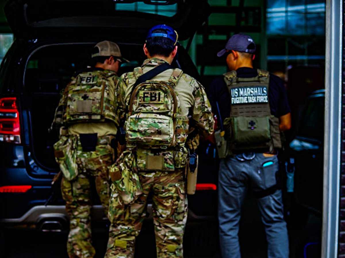 yonepon7's tweet photo. この写真も良き✨
Photo @jetman0724 さん
#OperationHanover
#オペレーションハノーバー
#LE装備
#LE
#FBI
#USMS
#USマーシャル https://t.co/dkJK7nIJZh