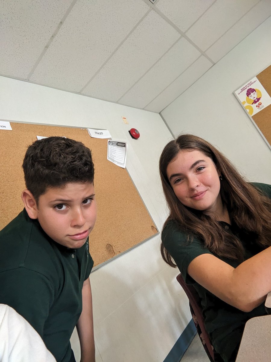 dyeill01ecole's tweet photo. Prêt pour apprendre de nouvelle leçon en français avec @nehmic24 et @dulsar20 
@FVennePROF #FRL1W https://t.co/kTZTpPaVpS