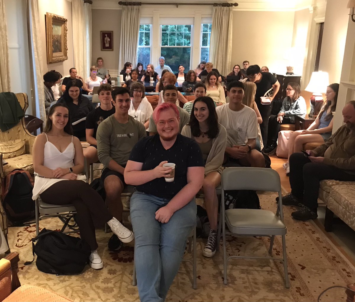 BCIrishStudies's tweet photo. Joe Nugent interviewed award winning author Mark O’Connell in Connolly House last night.
@mrkocnnll spoke about many topics, but the main focus was his new book #AThreadofViolence and publishing works in the ‘true crime’ genera. https://t.co/NvWlEJK64L