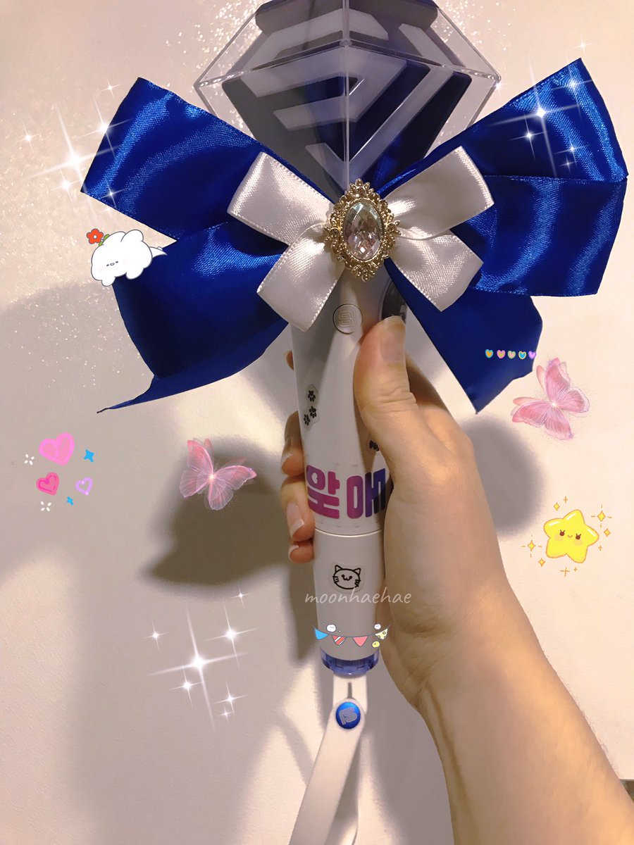 moonhaehae86's tweet photo. I love the deco of the light stick so much 😭😭😭
#lightstick #SuperJuniorDnE #superjunior https://t.co/K4I8OIrnXK