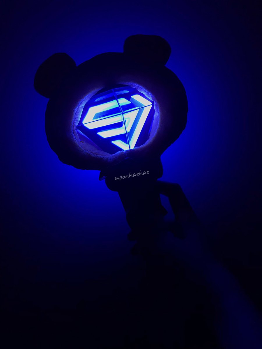 moonhaehae86's tweet photo. I love the deco of the light stick so much 😭😭😭
#lightstick #SuperJuniorDnE #superjunior https://t.co/K4I8OIrnXK