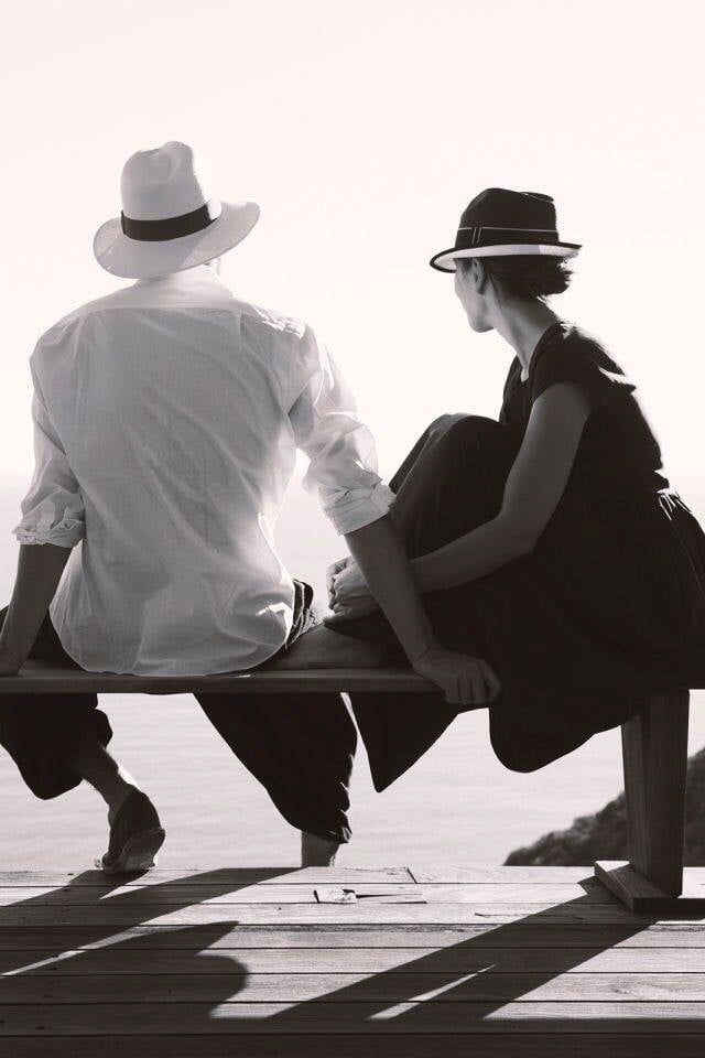 literlandweb1's tweet photo. "Cuando amo a una persona, la llevo a todos lados conmigo, no me separo de ella en mí, la asimilo, la convierto progresivamente en el aire que respiro y de donde respiro, -en todos lados y en ninguna parte".
"Confesiones", Marina Tsvetaeva https://t.co/GXfiSjdNPH