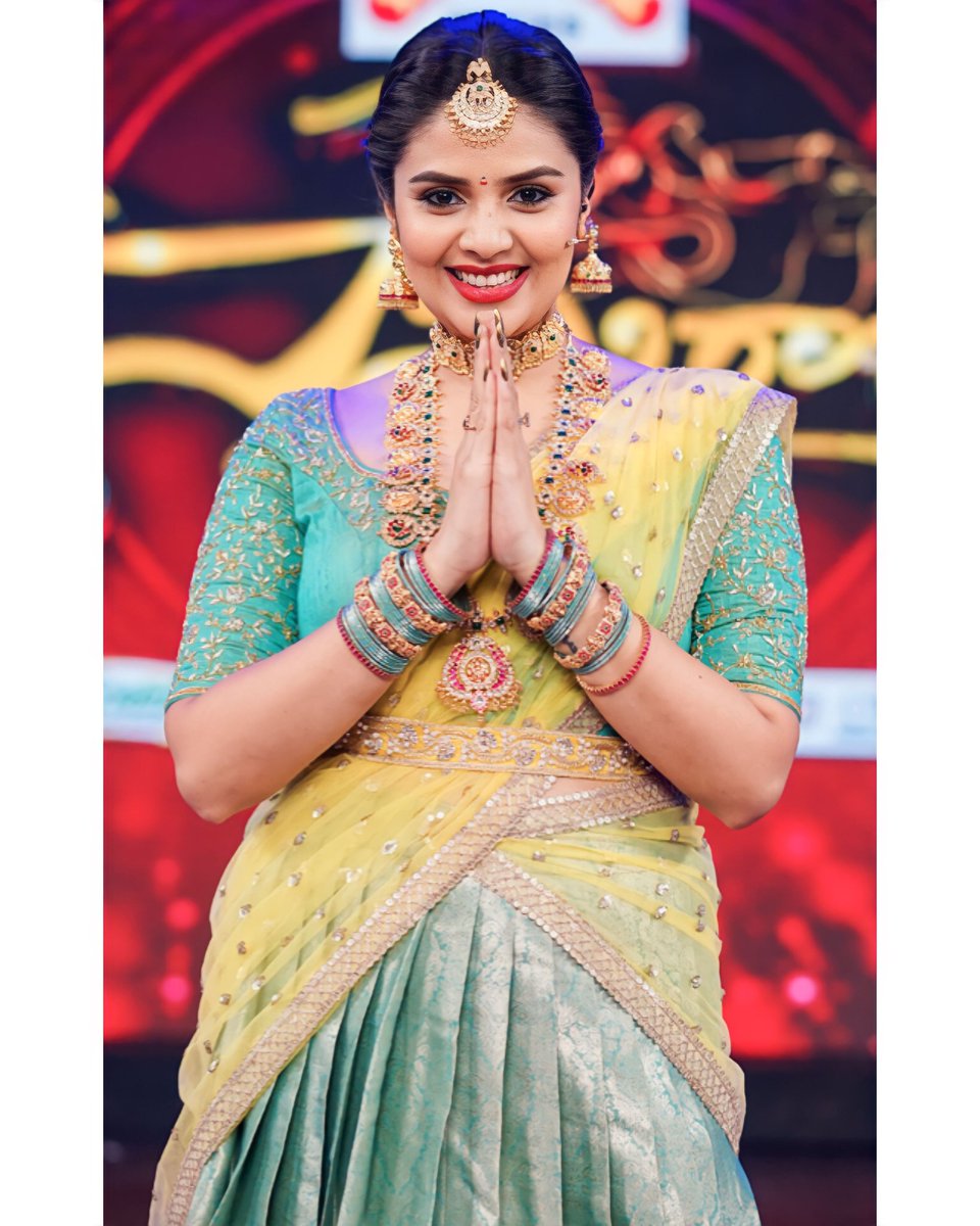 dineshsreemukhi's tweet image. Swami Rara ❤️✨

This vinayakachavithi
September 18th 9am on etv 
Don't Miss It..!!!!

@MukhiSree Ramulamma 💖😘

#SreeMukhi #sreemukhi #swamirara #vinayakachavithi #festivevibes #love