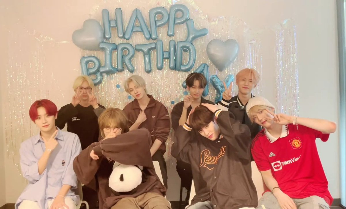 keumdongnuna03's tweet photo. [230914] 💚Happy MU Day💚 
유튜브 라이브 🩵

캡쳐타임 📸

#AlwaysBeWithMU
#아티스트로_태어난_뮤
#EPEX #이펙스 #위시 #금동현 #뮤 #아민
#백승 #에이든 #예왕 #제프 https://t.co/Gbv0FkAh0l