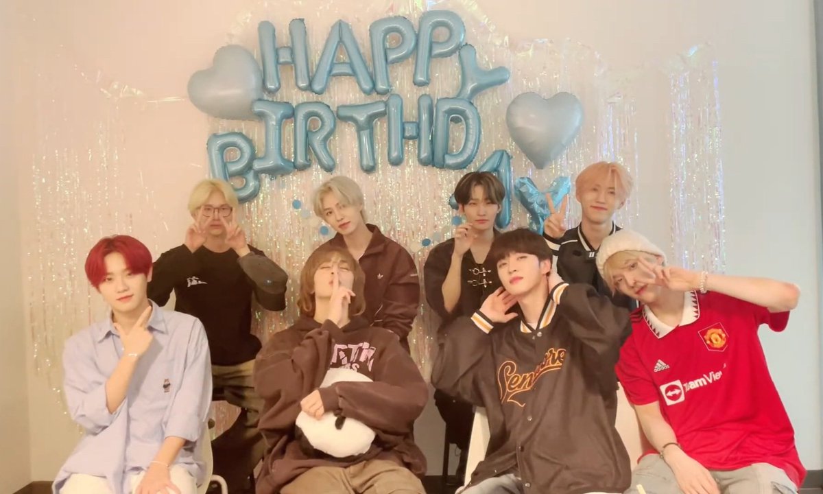 keumdongnuna03's tweet photo. [230914] 💚Happy MU Day💚 
유튜브 라이브 🩵

캡쳐타임 📸

#AlwaysBeWithMU
#아티스트로_태어난_뮤
#EPEX #이펙스 #위시 #금동현 #뮤 #아민
#백승 #에이든 #예왕 #제프 https://t.co/Gbv0FkAh0l