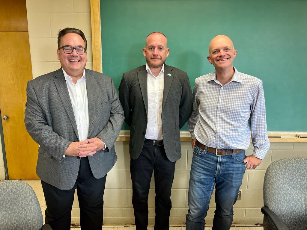 KAS_Canada's tweet image. It was a pleasure to meet our new Konrad Adenauer Visiting Scholar On Transatlantic Relations @RussellDFoster yesterday at @Carleton_U. Looking forward to our collaboration! @Cen4EUStudies